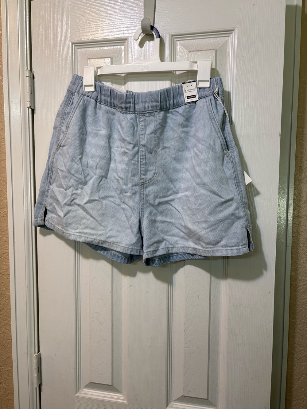 Judy Blue Light Wash Denim Elastic Waist Shorts